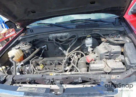 2010 Ford Escape Xlt z USA, uszkodzony, nr VIN 1FMCU0D70AKD43790